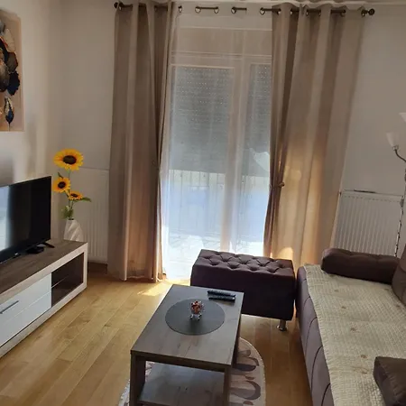 アパート Family Lux Raj