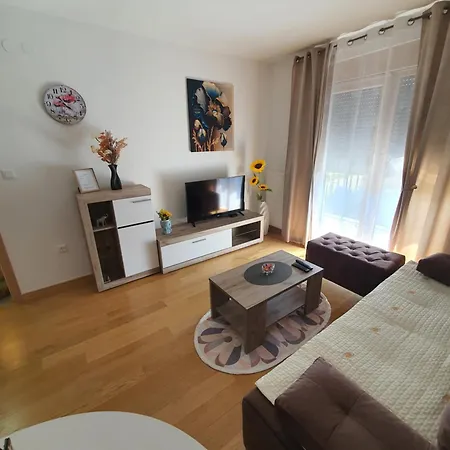 Family Lux Raj アパート *