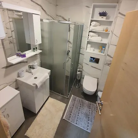 Family Lux Raj アパート