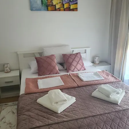 アパート Family Lux Raj