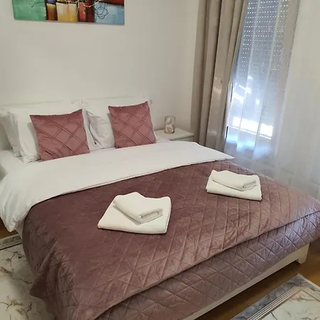 Family Lux Raj アパート *